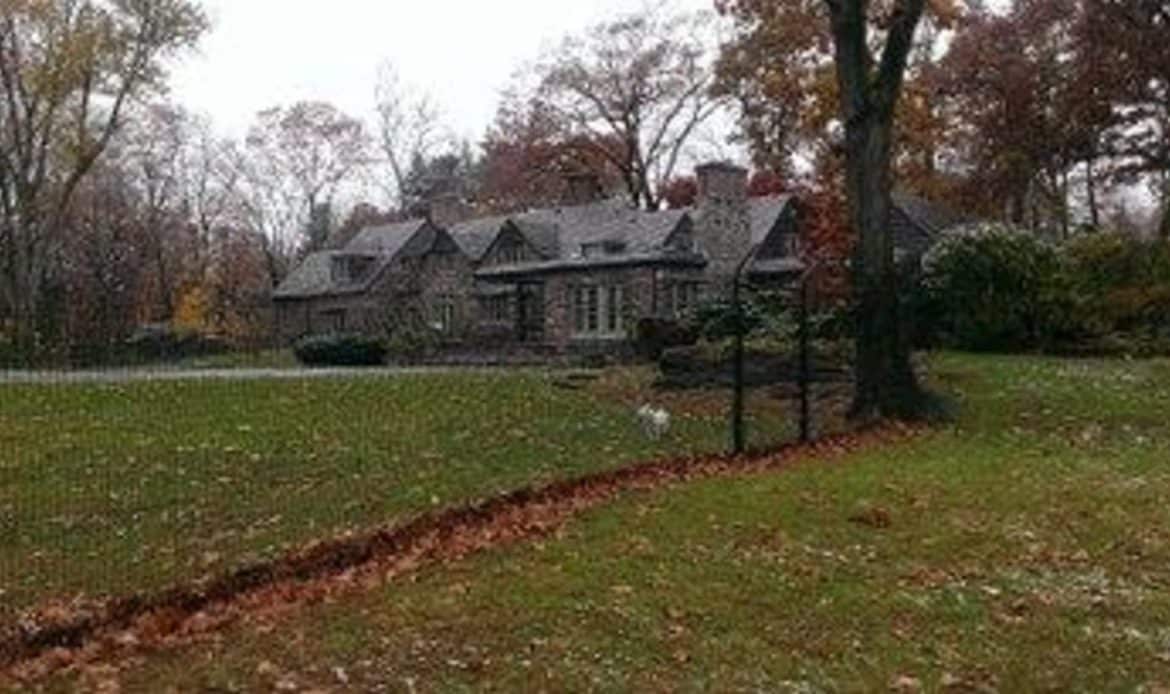 The Low-Maintenance Dream Fences That Care for Themselves